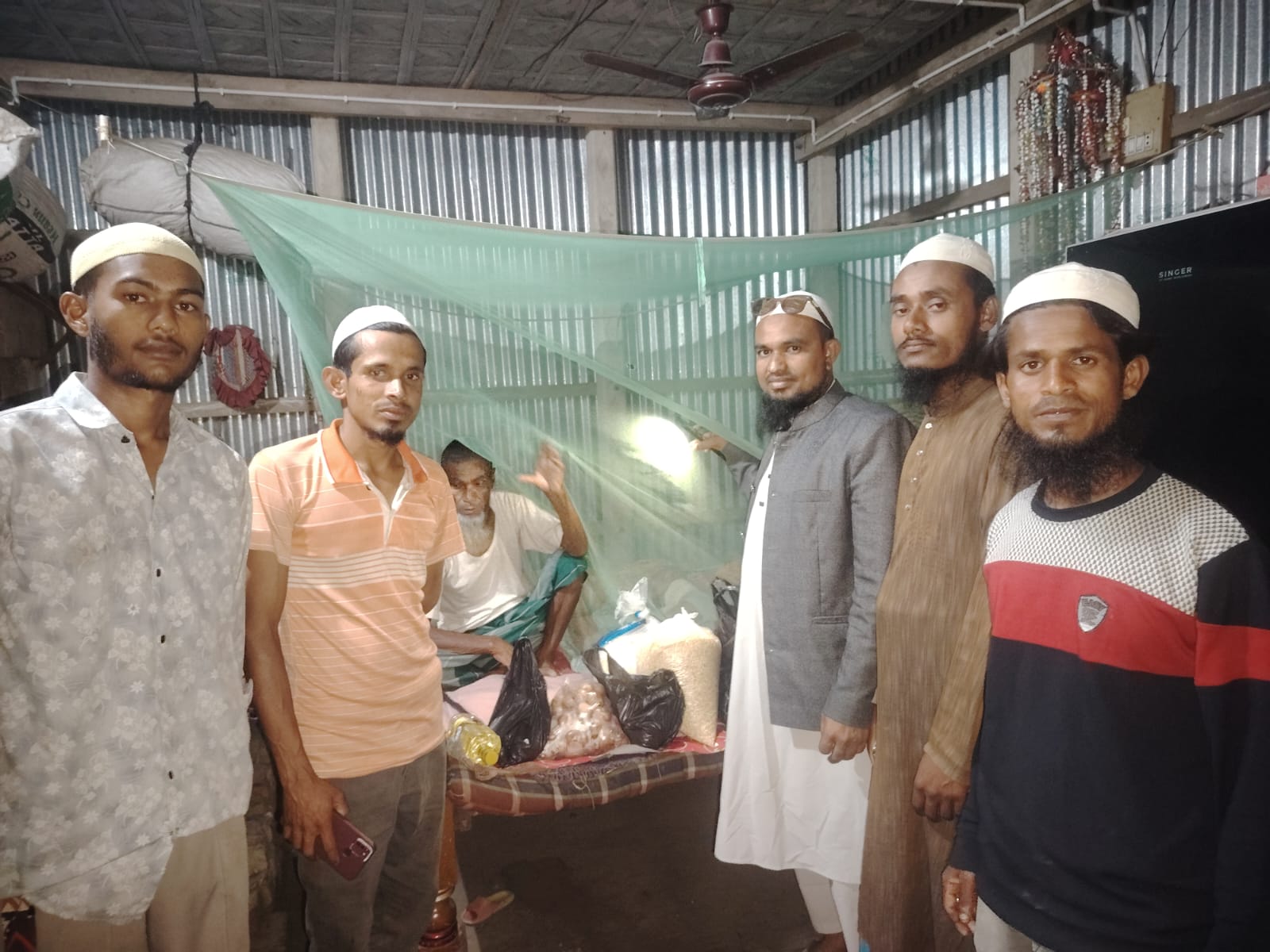 রমজানে অসহায় পরিবারের পাশে ইসলামী যুব আন্দোলন